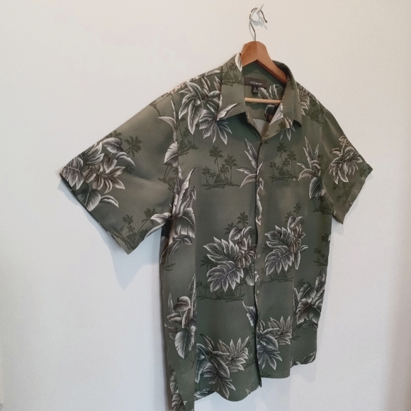CROFT & BARROW HAWAIIAN SHIRT - Picture 3 of 11